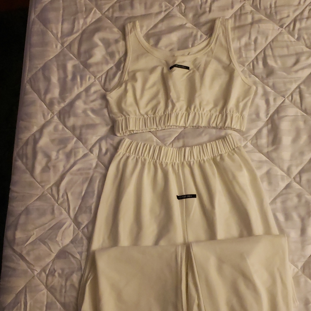 Jogger and crop top set